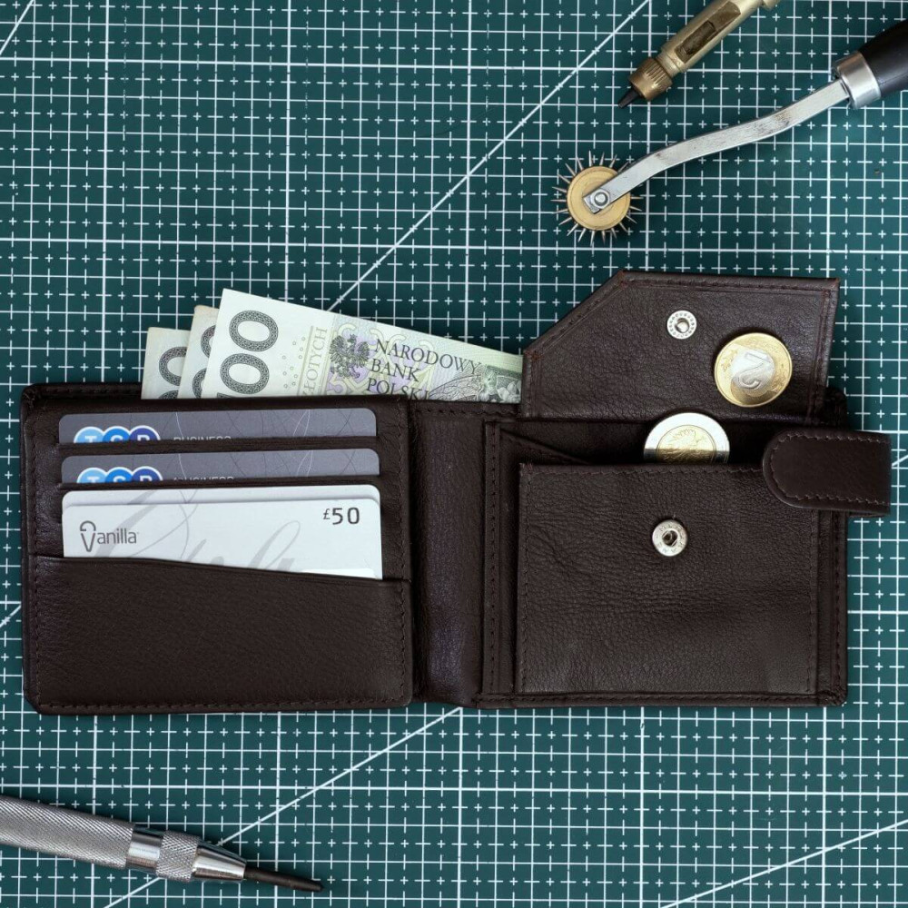 brazowy klasyczny portfel meski zapinany skora naturalna